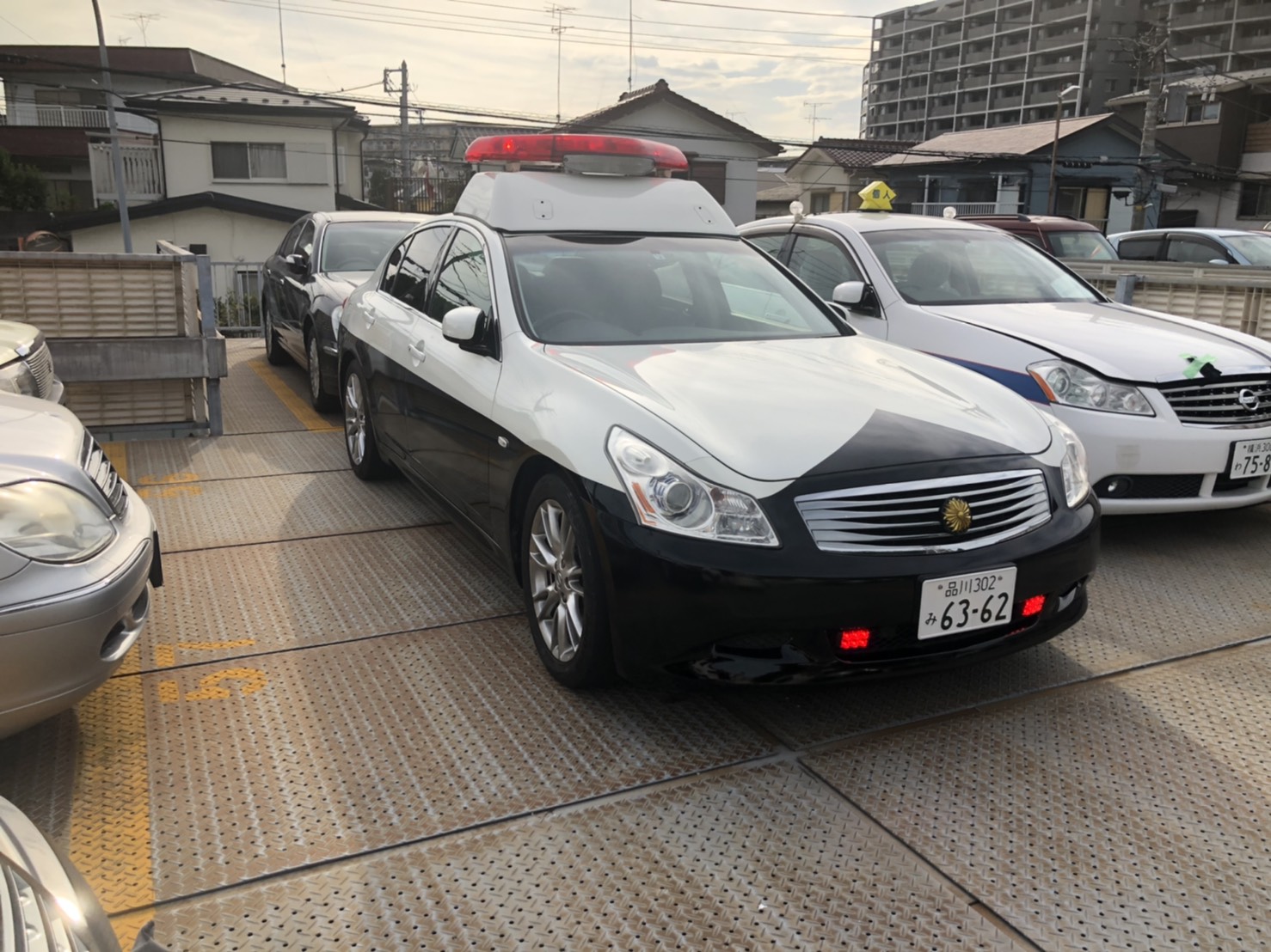 日産スカイライン パトカー